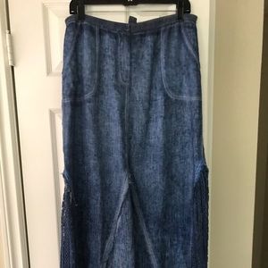 XCVI - Kendall Skirt- LIKE NEW - Cold Wash Blue